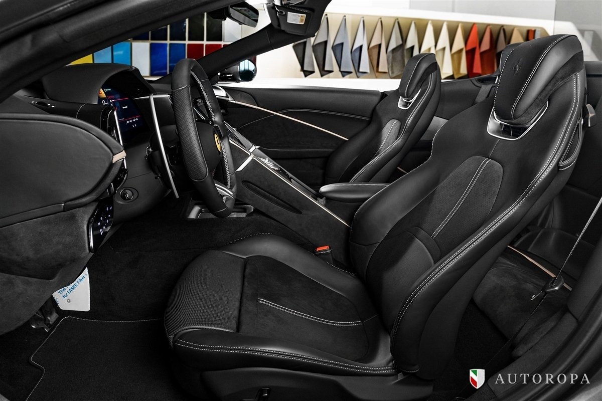 Ferrari Roma Spider 2024 (AI inläst)